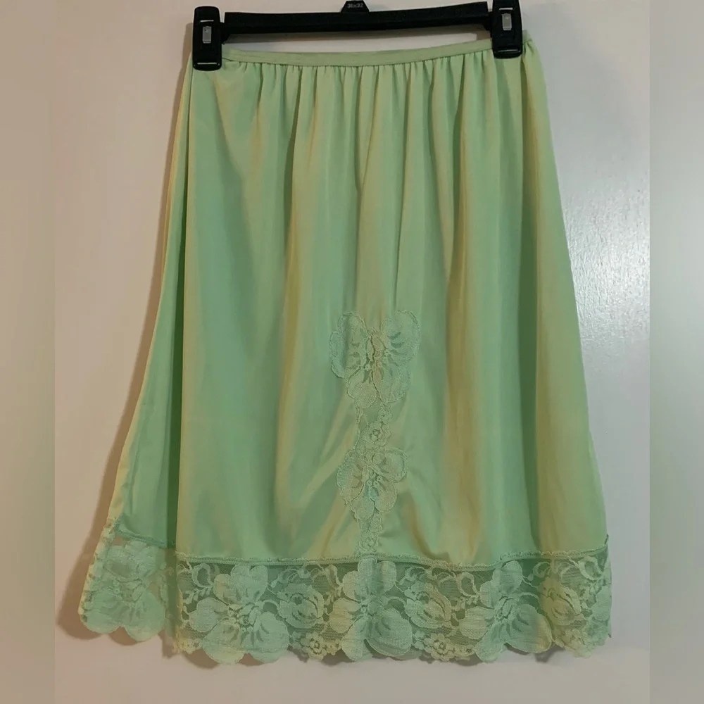 Vintage Pastel Green Half Slip w/Lace Accents (New but flawed, please read) - Picture 1 of 6